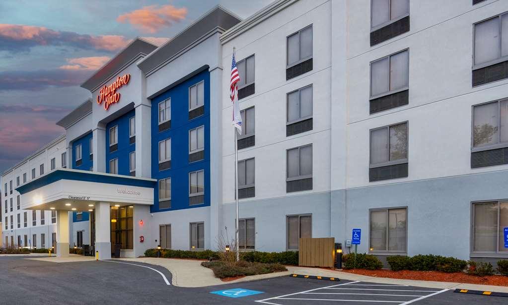 Hampton Inn Haverhill Exterior photo